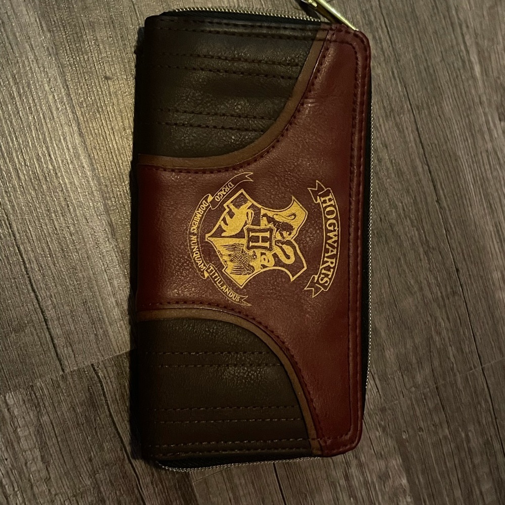 Hogwarts wallet , never used